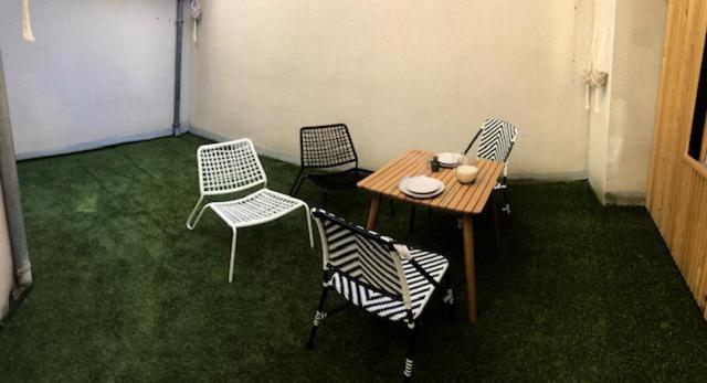 Апартаменты Un Coin De Verdure Dans Le Centre De St Etienne Сент-Этьен Экстерьер фото